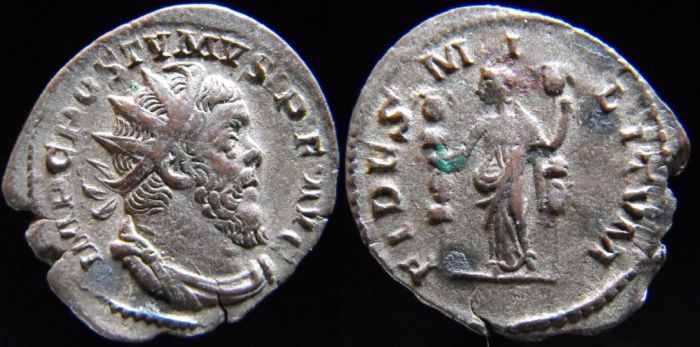 Les enseignes militaires dans la numismatique romaine Postum30