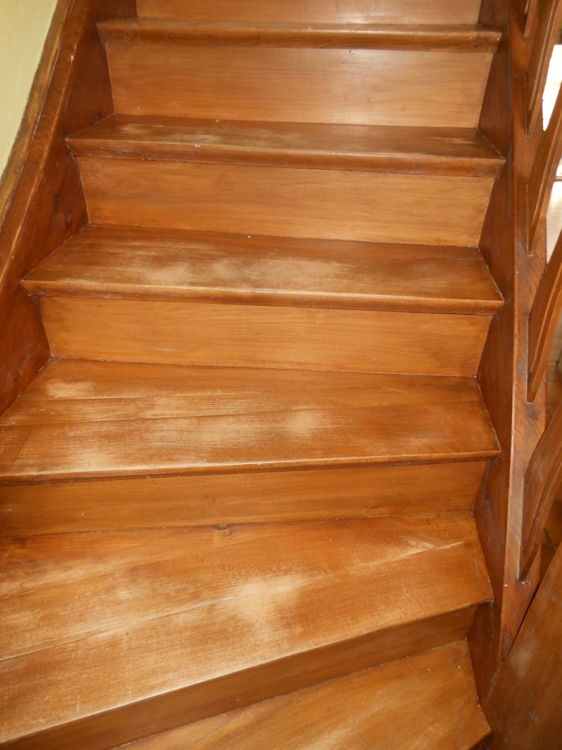 Comment donner un petit coup d'éclat à mon escalier ? Dscn2613