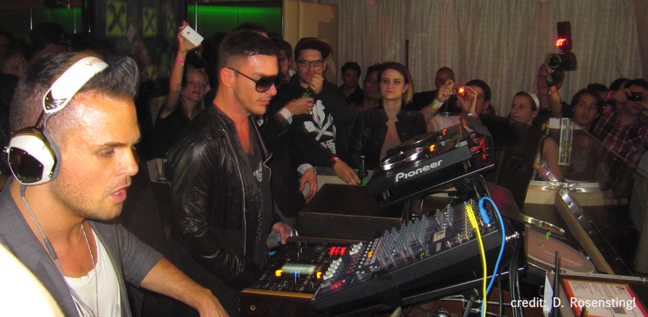 Shannon Leto et Braxton Olita (avec Mr. Becks) @ Club Passage - Vienne 0110