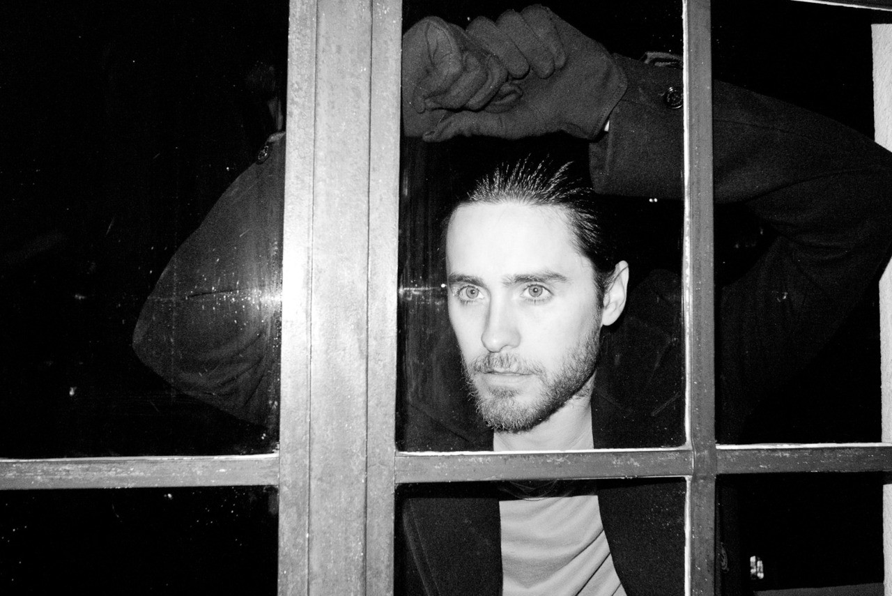 5 - [PHOTOSHOOT] Jared Leto by Terry Richardson - Page 23 01_ric10