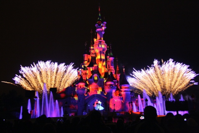 Vos photos nocturnes de Disneyland Paris - Page 20 Img_7810