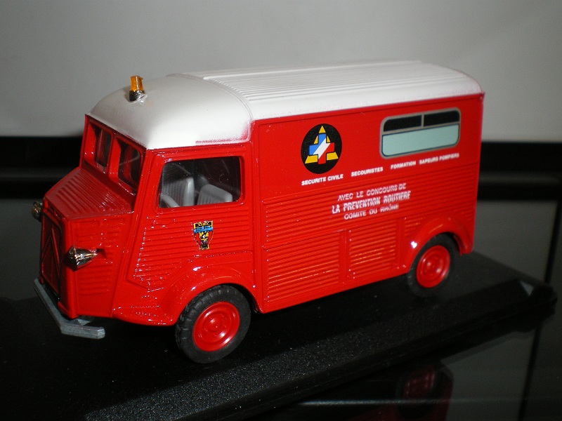 Citroën miniatures > "Véhicules des Sapeurs-Pompiers"  8410