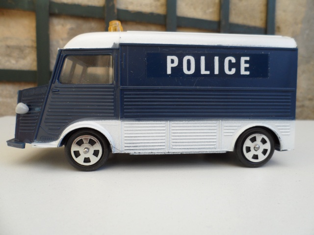 Citroën Type H au 1/32  POLICE chez MINIALUXE  Sam_0260