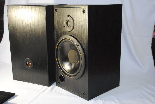 Infinity SM 105 speakers (used) Dsc_3530