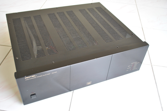 Rotel RB 985 five channel power amp (used)sold Dsc_5114
