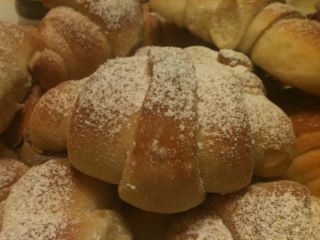 brioches dolci (cornetti) 40923810