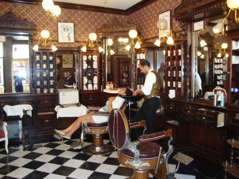  Dapper Dan's Hair Cuts - Le barbier de Main Street Dsc06911