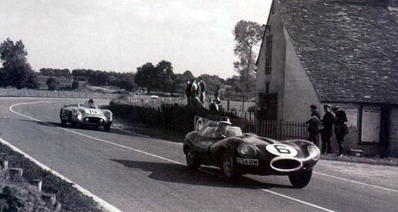 [Ce jour là] le 11 juin 1955, les 24 Heures du Mans virent au massacre Lemans10