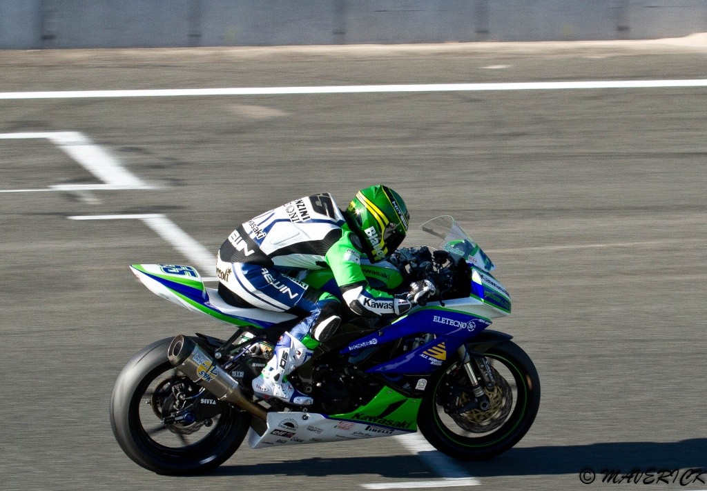 ENFIN LES PHOTOS DU SBK (MAGNY-COURS 2011) Sbk_m110