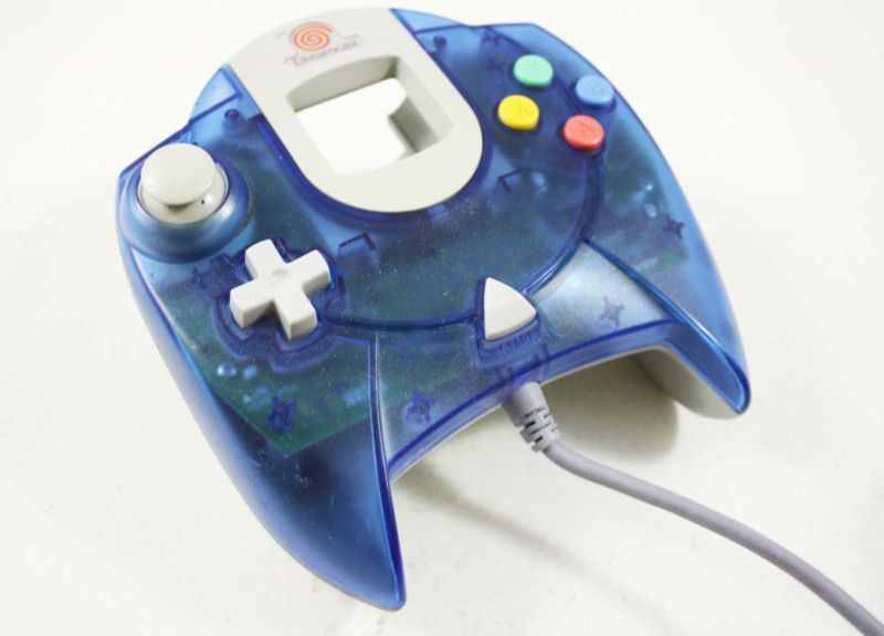 Les manettes et VMU officielles Dreamcast Tr_ble11