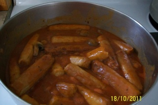 Saucisses de porc ou porc et boeuf à la sauce tomate Aout2050