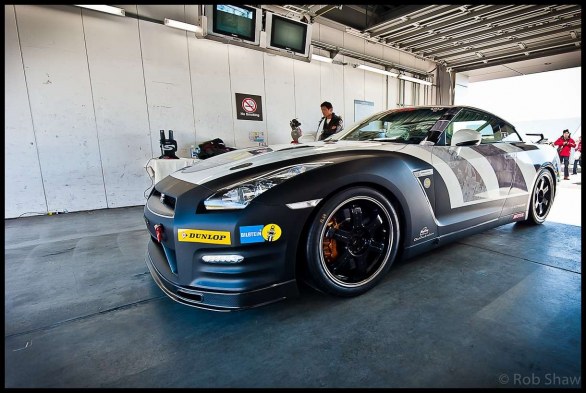 Nissan GT-R: un tributo a Michael Jackson Nissan11