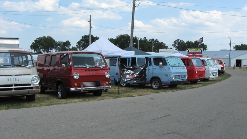 A few pix from the 40th Van Nationals Img_2921