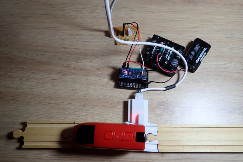 [Train bois] Passage à niveau piloté par Arduino Hall_013