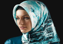 فنانة إسبانية تدافع عن حق المسلمات في ارتداء الحجاب في أوروبا Hijabb10