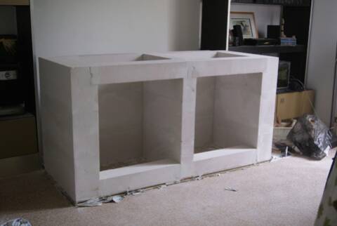 Fabrication d'un meuble en béton cellulaire pour bac polyfon