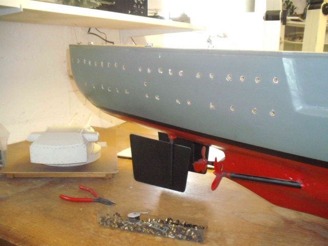 Restauration eines 1:67er Modells der "Bismarck". 15b_we10