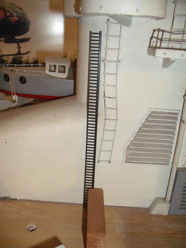 Restauration eines 1:67er Modells der "Bismarck". 16_web11