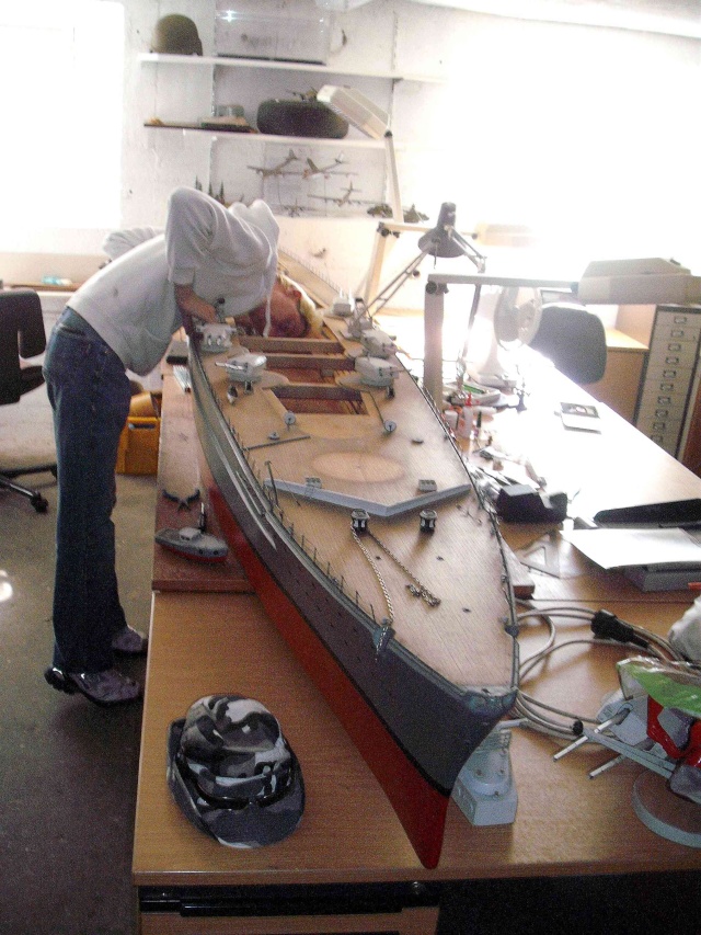 Restauration eines 1:67er Modells der "Bismarck". 2_web11