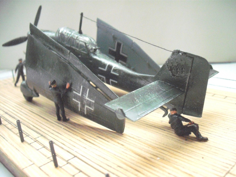 Stuka als Trägerflugzeug. 434