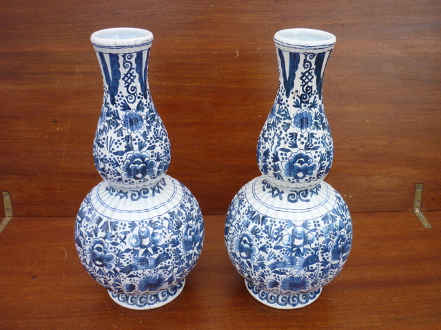 Paire de vases bleu & blanc - copies de Delft P1430710