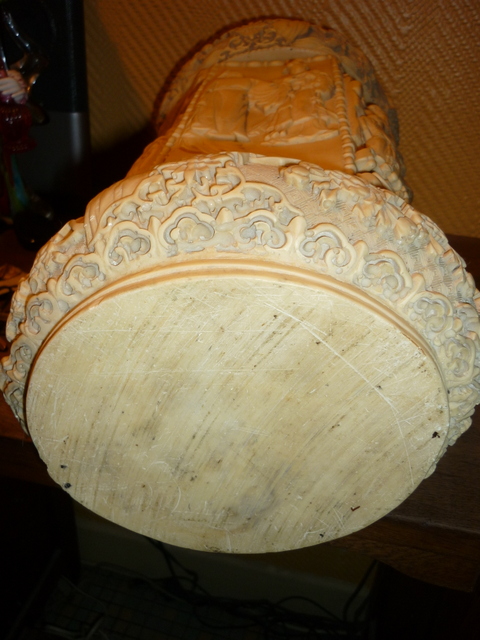 Paire de vases chinois récents en ivoirine ou resine P1460623