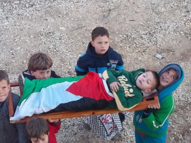 Voila comment on joue chez les enfants palestiniens 40441810