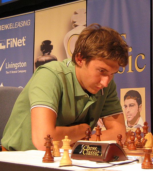 Le grand Maître international d'échecs serait Sergueï ? 535px-10