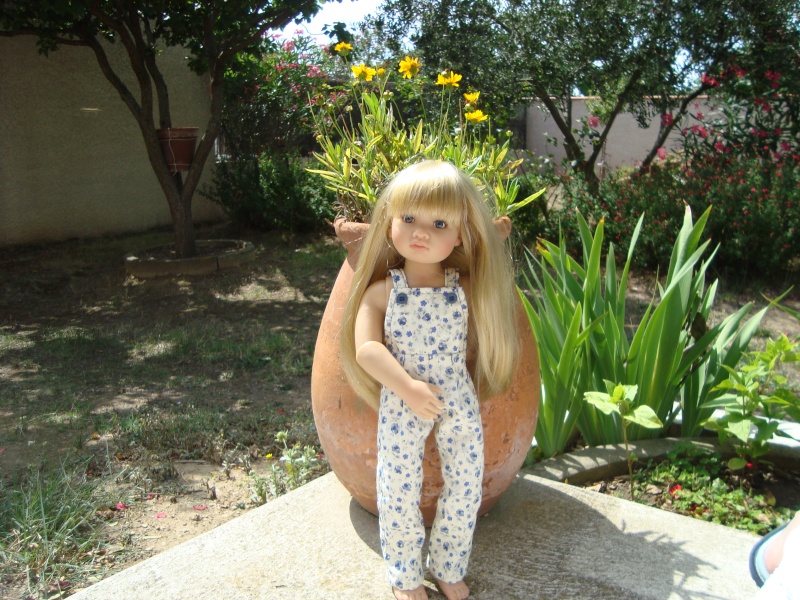 Ma petite Manon en tenue d'Eve dans le jardin, nouvelles poses coquines page 5 - Page 3 Manon_49