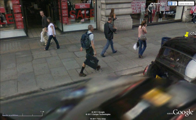 STREET VIEW : les gens en chaussettes noires ! - Page 19 Ch2710