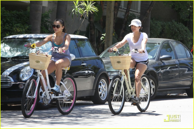 Auf dem Fahrrad durch LA (19.07.11) Vaness18