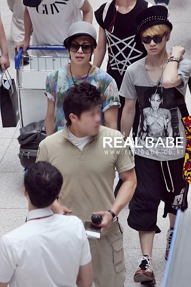 [Fan Photo] JongKey at Incheon Airport 110819 D0113313