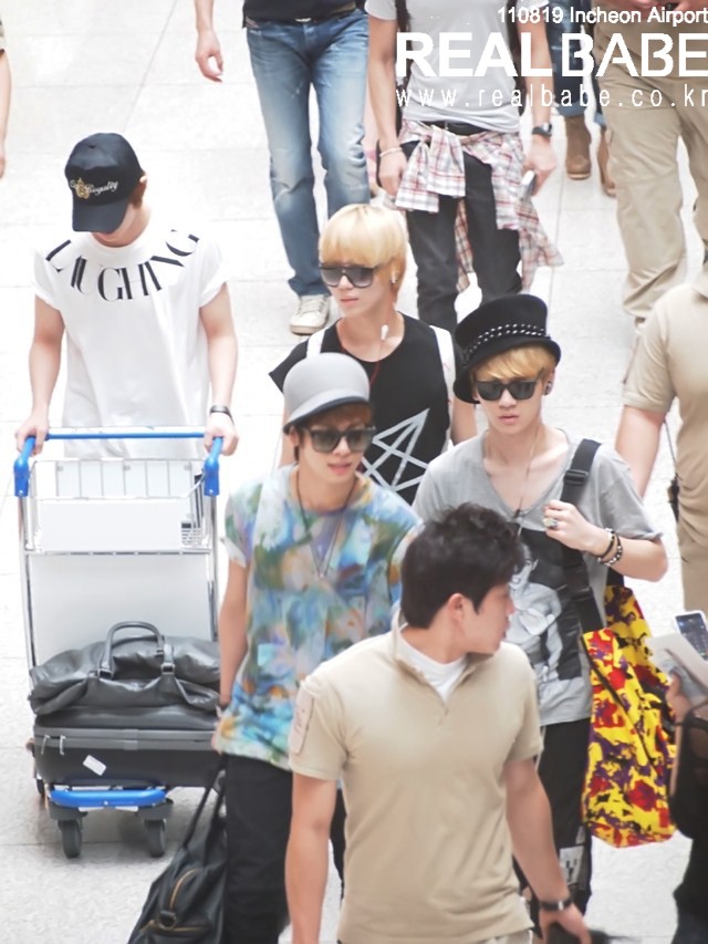 [Fan Photo] JongKey at Incheon Airport 110819 D0113314