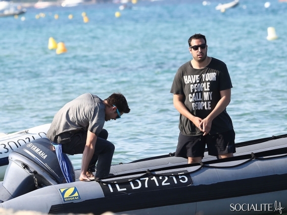 in St. Tropez (04.07.12) Zac-e402