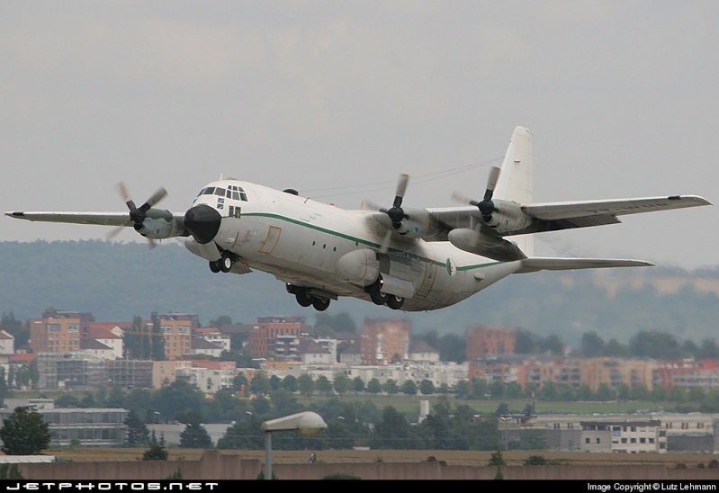 صور طائرات النقل والشحن الجزائرية [ C-130H/H30  /  Hercules ]  7twhn10