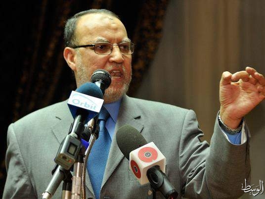 الإخوان تطالب العسكرى بوقف قتل المتظاهرين والتعهد بإقالة الحكومة Oouou_12