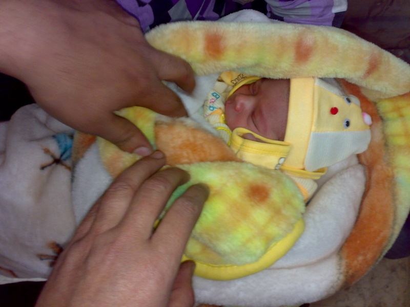 طفل مولود بنفس اليوم تم العثور عليه بجوار مستشفى القوات السملحة  110010