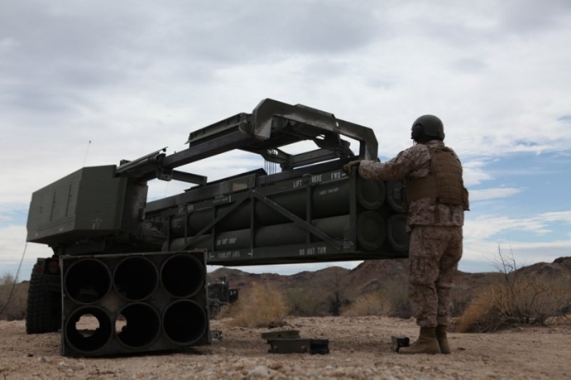 US Army - Page 14 Himars13