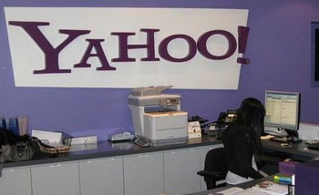 ياهو لم تستطع الصمود وتعرض نفسها للبيع Yahoo-10