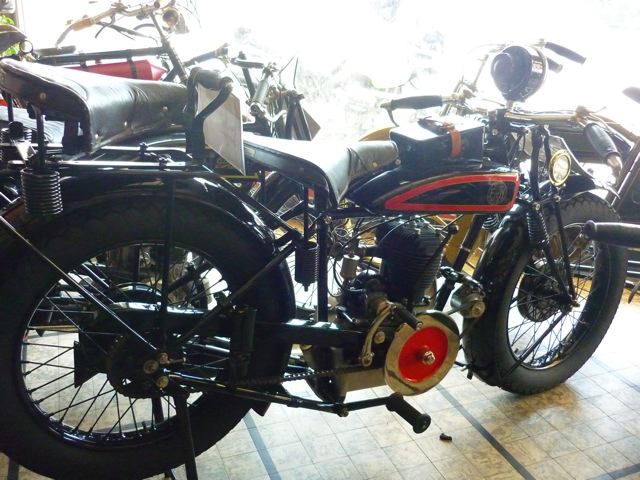 Balade improvisé au musée des motos anciennes a Habay-la-Neuve (Belgique) P1020119