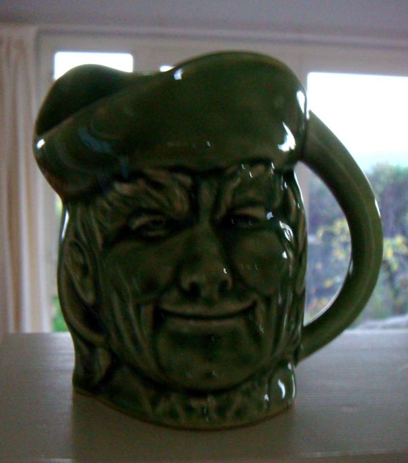 431 Santa mug and 432 toby jug INQUEST. Dsc02930