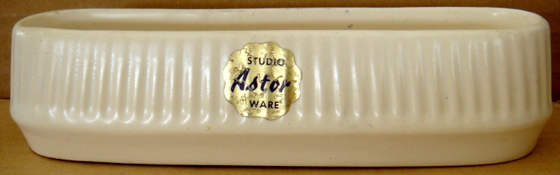 titian - Astor Studio Ware ~ Titian TNB-301. Dsc03410