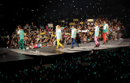 [18.07] SHINee ont un premier concert à succès à Taiwan 20110713