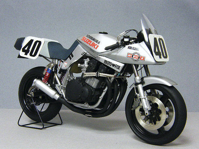 les moto que l'on rêve de posséder..... en miniature Gsx10010