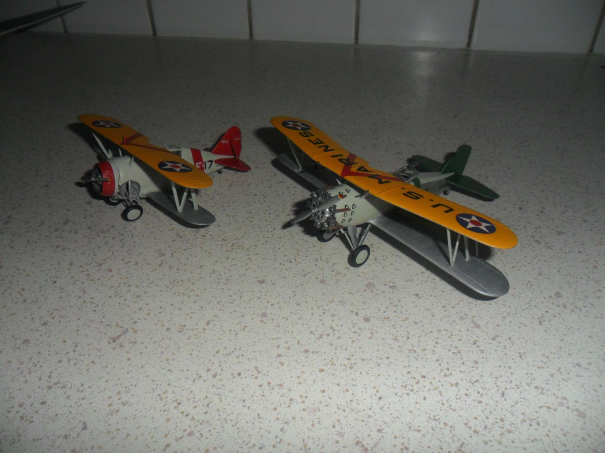 US NAVY des années 30 : Grumman F2F-1 et Curtiss F8C-4 F2f1_f12