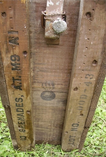 10 GRENADE AT M9A1 ( caisse en bois ) A1810