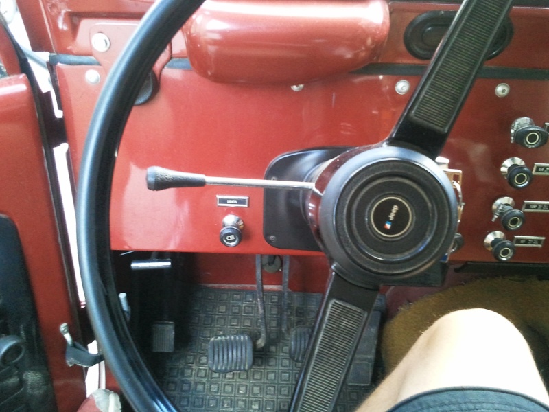 CJ 7, commandes et leviers