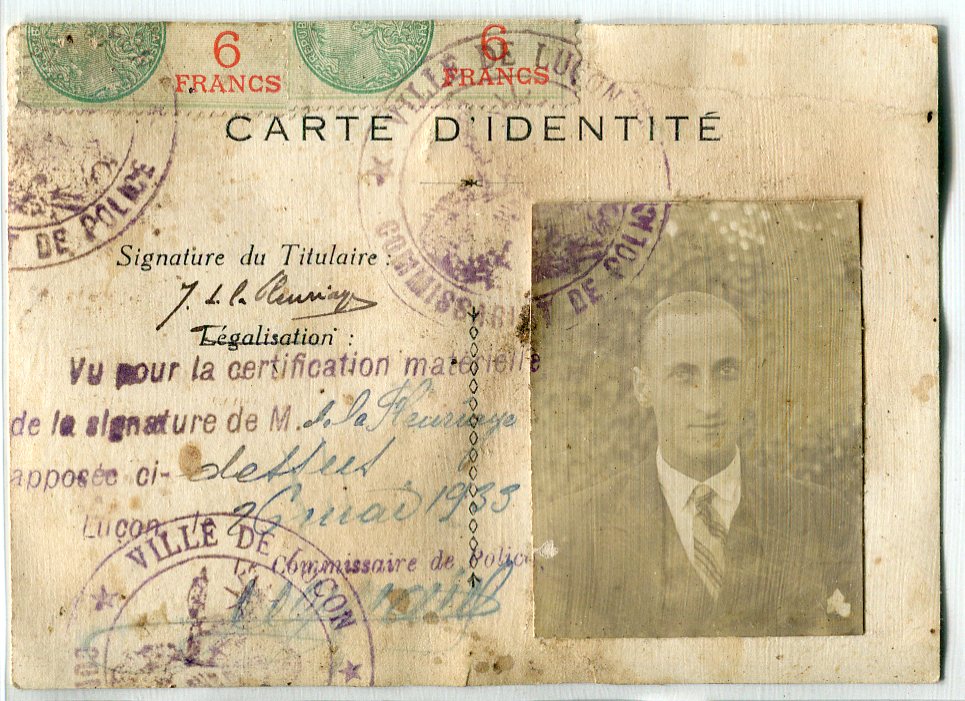 carte d'identité de 1933 - timbres fiscaux Img16910