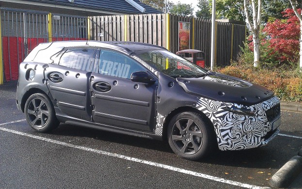 Les spyshots de la V40 ! Volvo_16