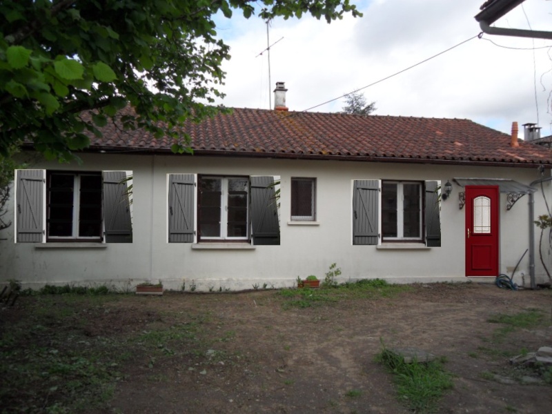 Maison à rafraîchir : nouveaux volets en bois sans lames ... ça ressemble à quoi ? Maison16